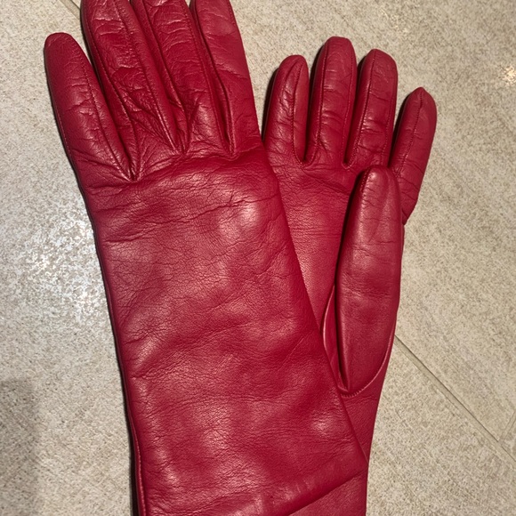 Talbots Accessories - NWOT! Talbots Lambskin and Cashmere Gloves